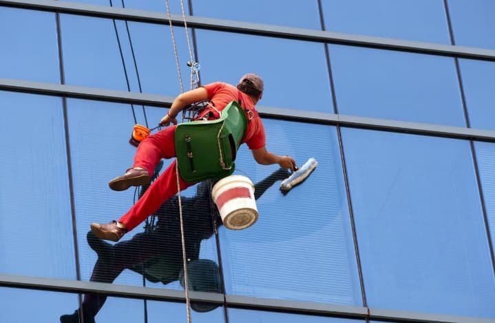 اسعار تنظيف واجهات المباني