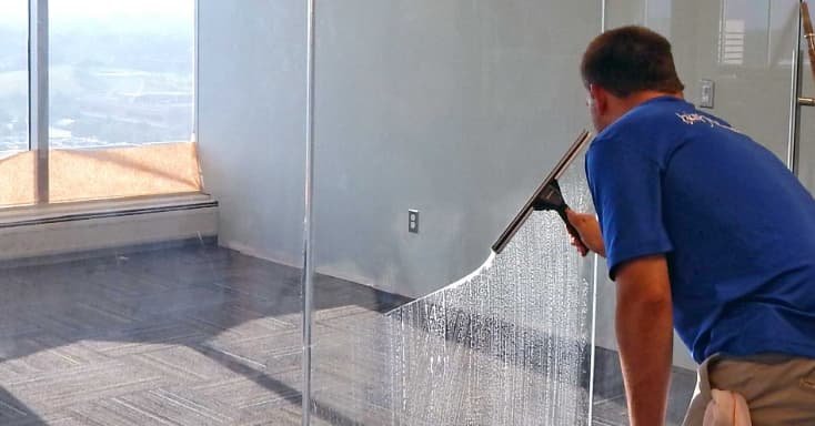 معدات تنظيف الواجهات الزجاجية